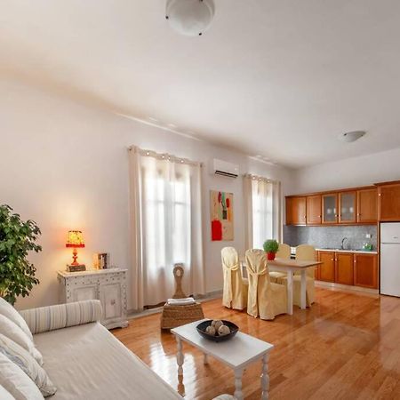 Seaview Stylish Flat In Andros - Walk To Beach Andros Town Exterior foto
