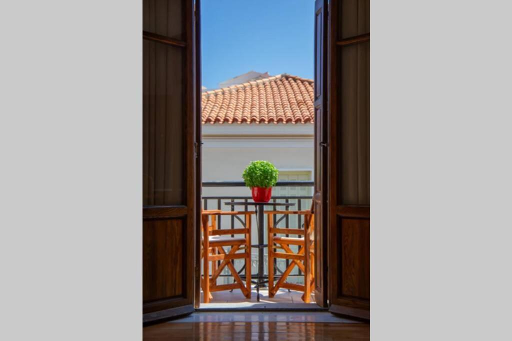 Seaview Stylish Flat In Andros - Walk To Beach Andros Town Exterior foto